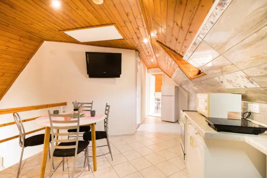 אפרטהוטל קסזטלי Azure House מראה חיצוני תמונה
